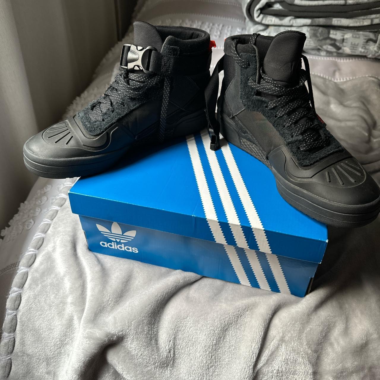 靴 adidas FORUM HI GTX Amazon.com | adidas Originals Forum Hi GTX Mens Shoes Size