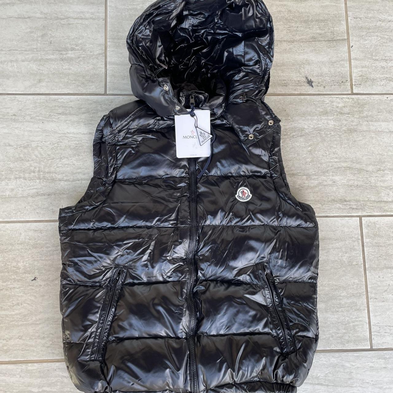 Mens moncler clearance gilet with hood