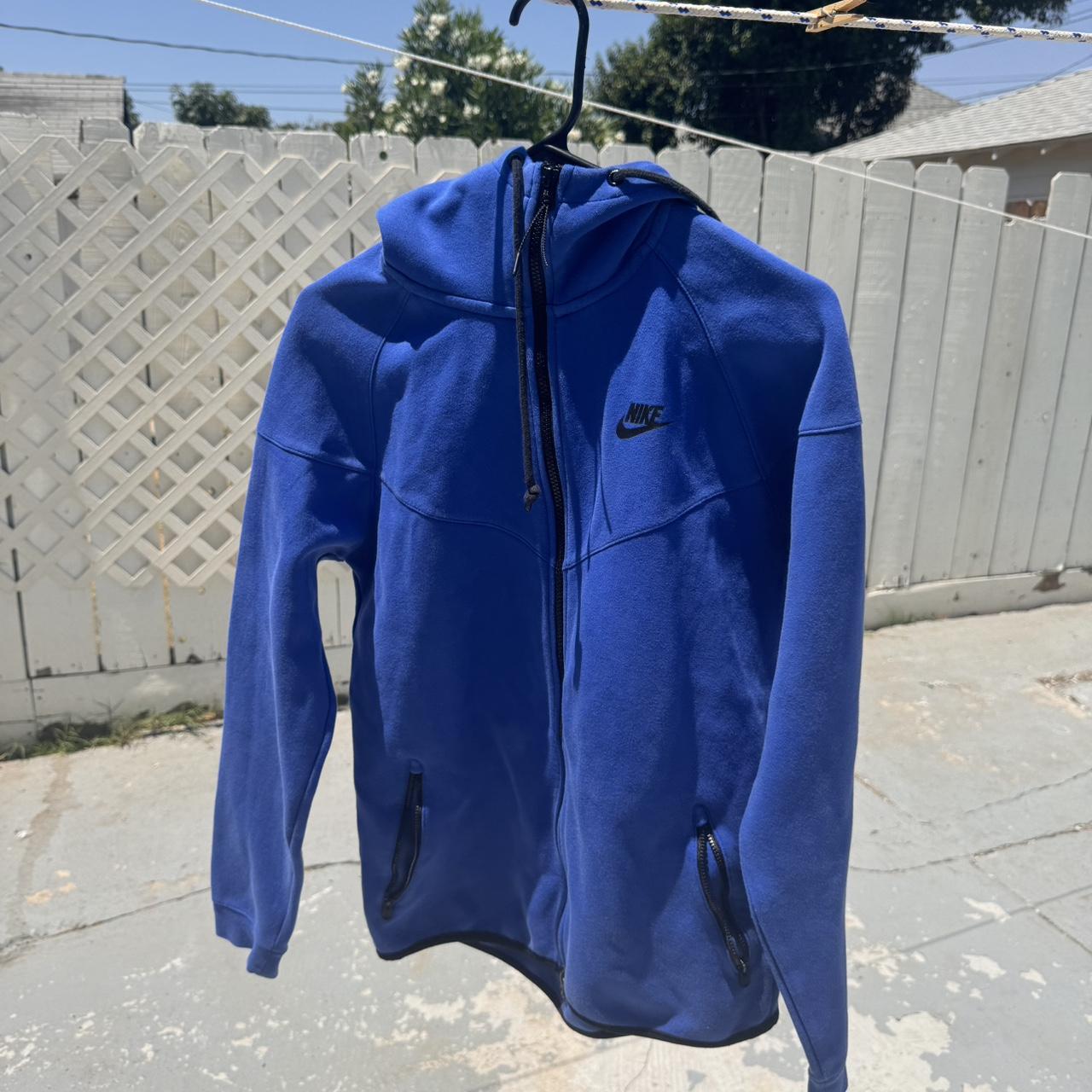 mens blue nike tech