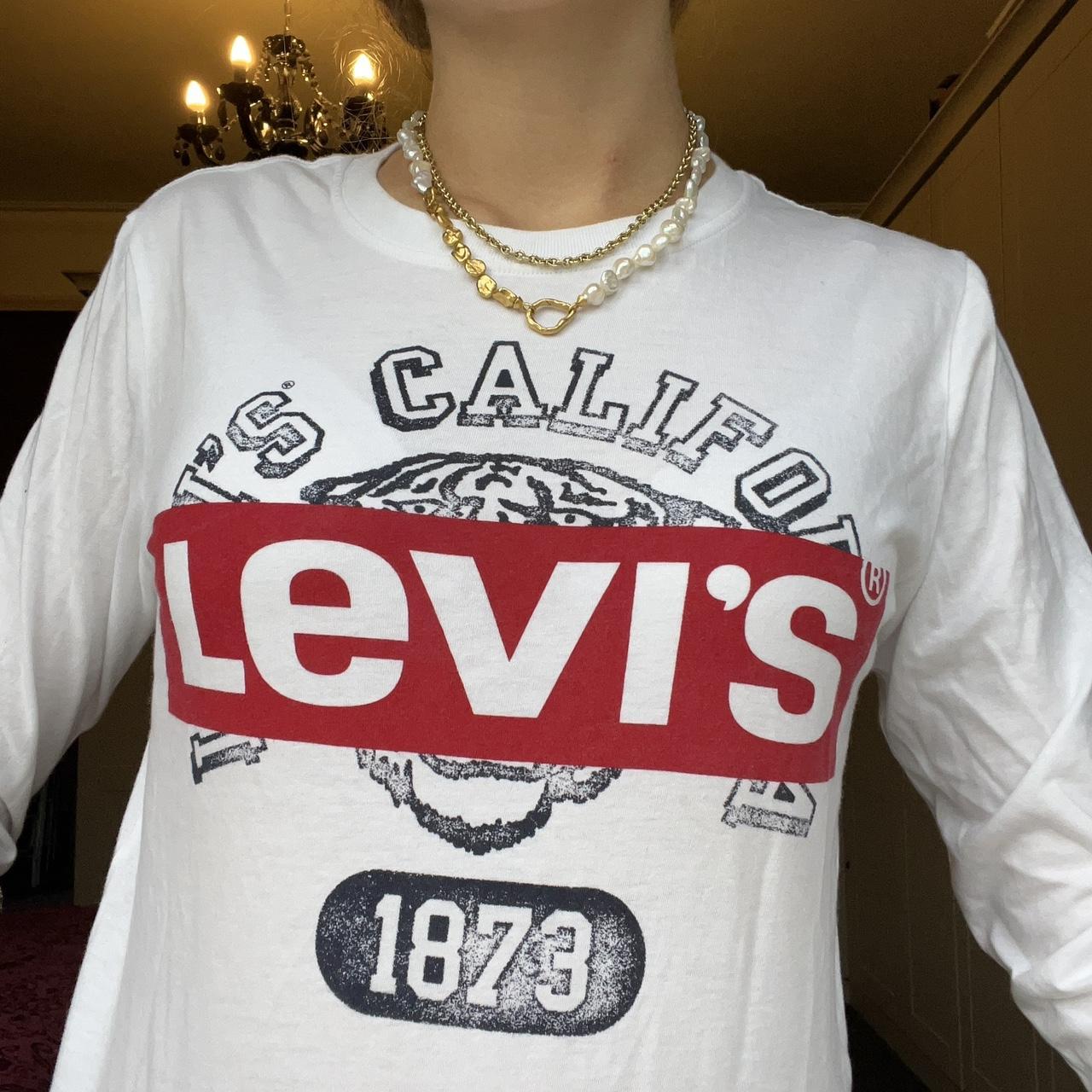 Levis white and red clearance t shirt