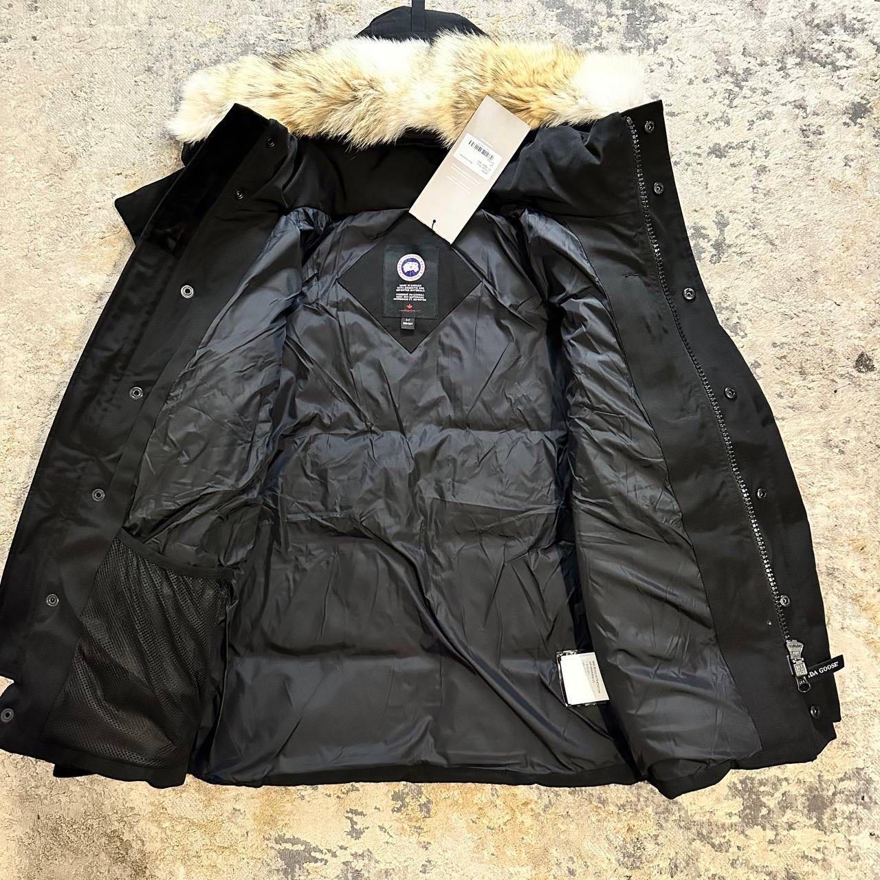Canada goose coat Please message before buying... Depop