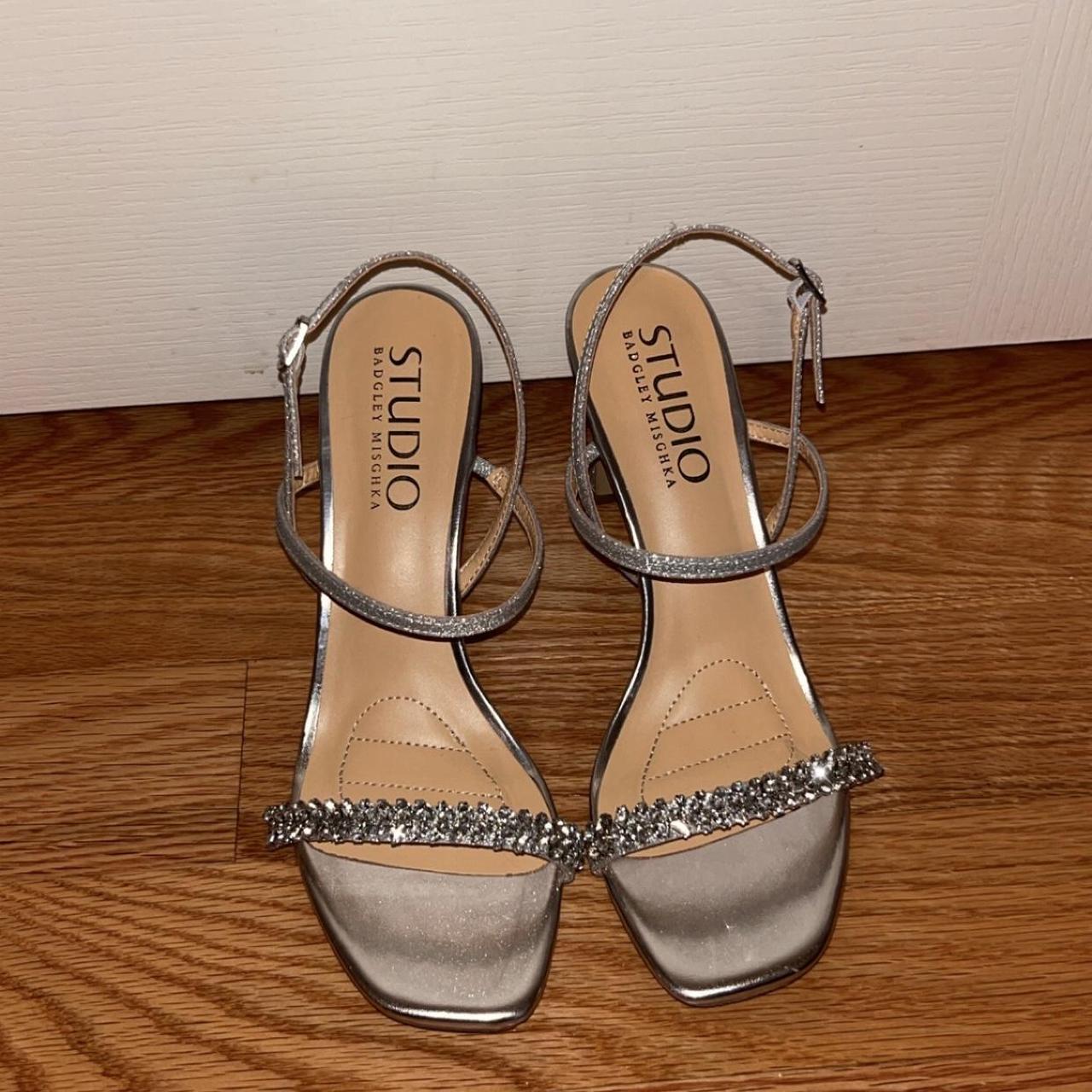 badgley mischka silver heels