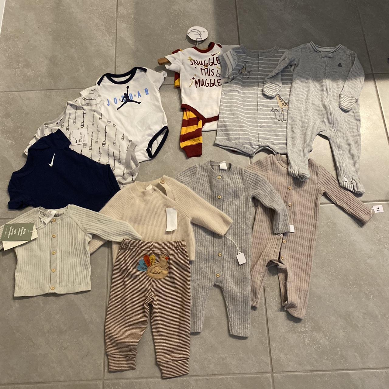 Store Baby Gap Clothing Bundle