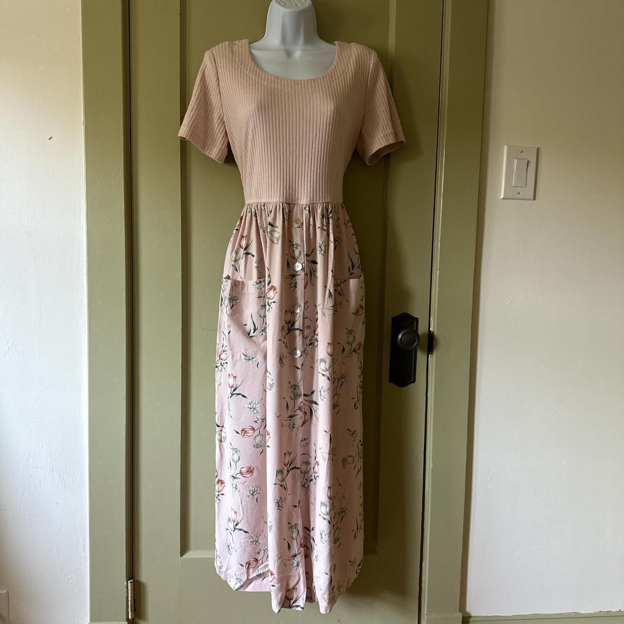 item listed by alienbooty_vintage
