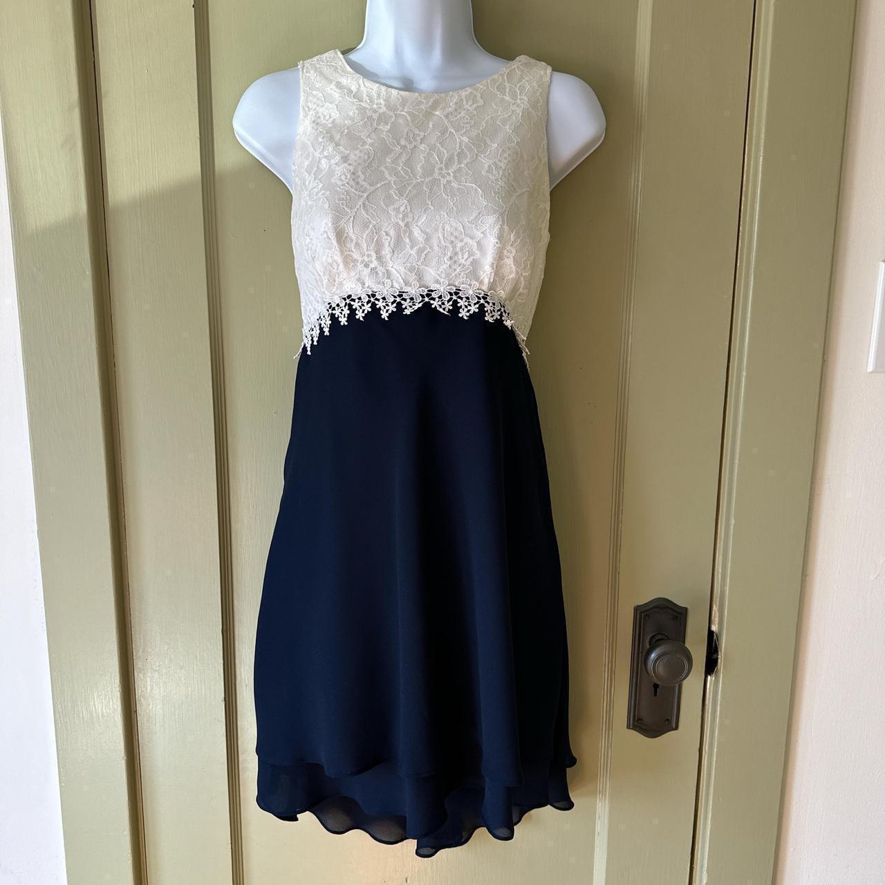 item listed by alienbooty_vintage