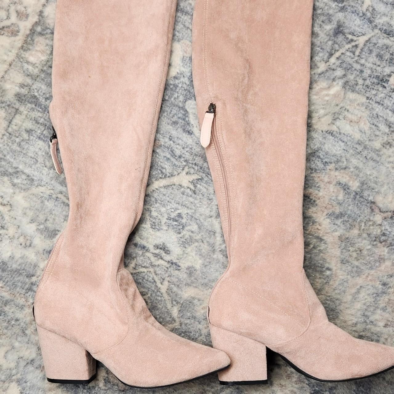 item listed by thriftingpink