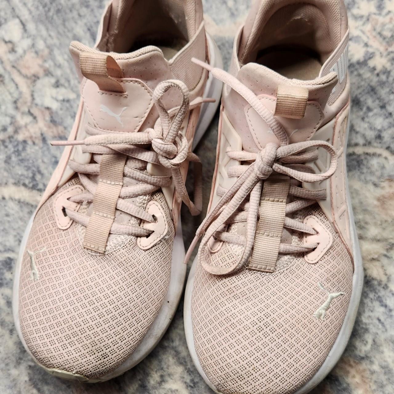 item listed by thriftingpink