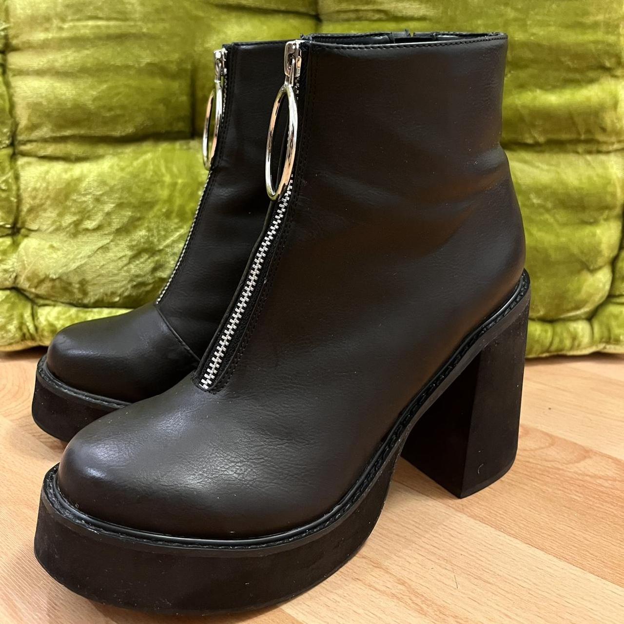 O ring store zipper boots