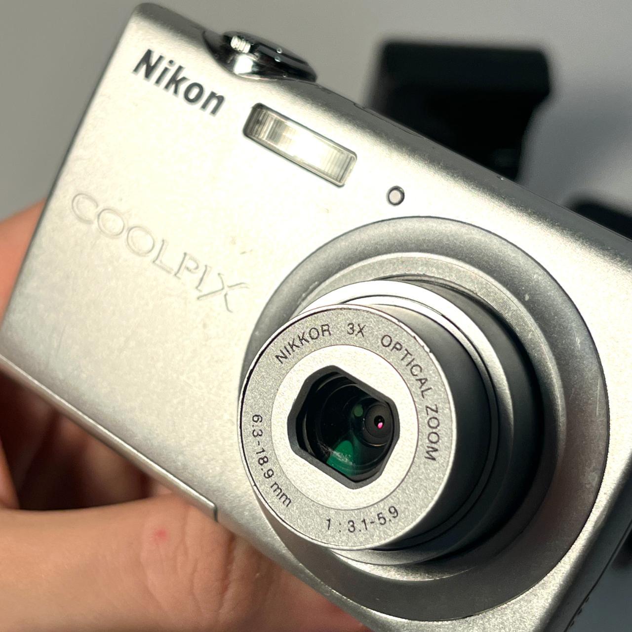 Nikon COOLPIX S203 10.0MP Digital Camera Silver w/... Depop