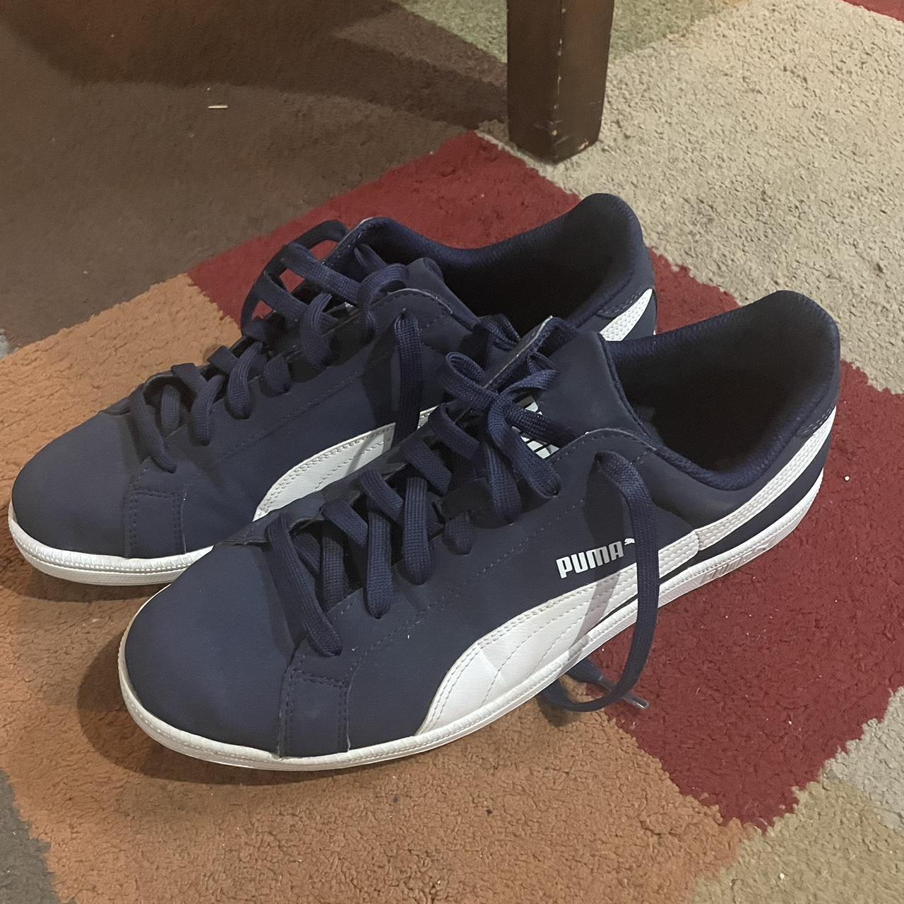 Navy blue pumas hotsell