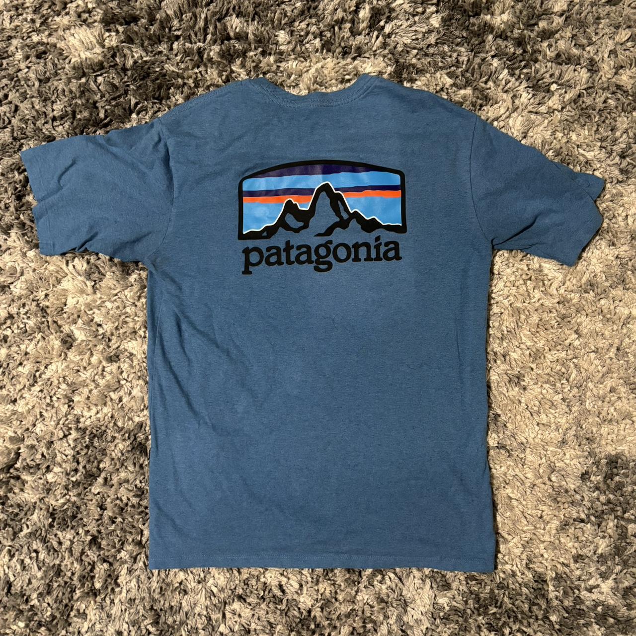 Patagonia men’s XS blue shirt - Depop