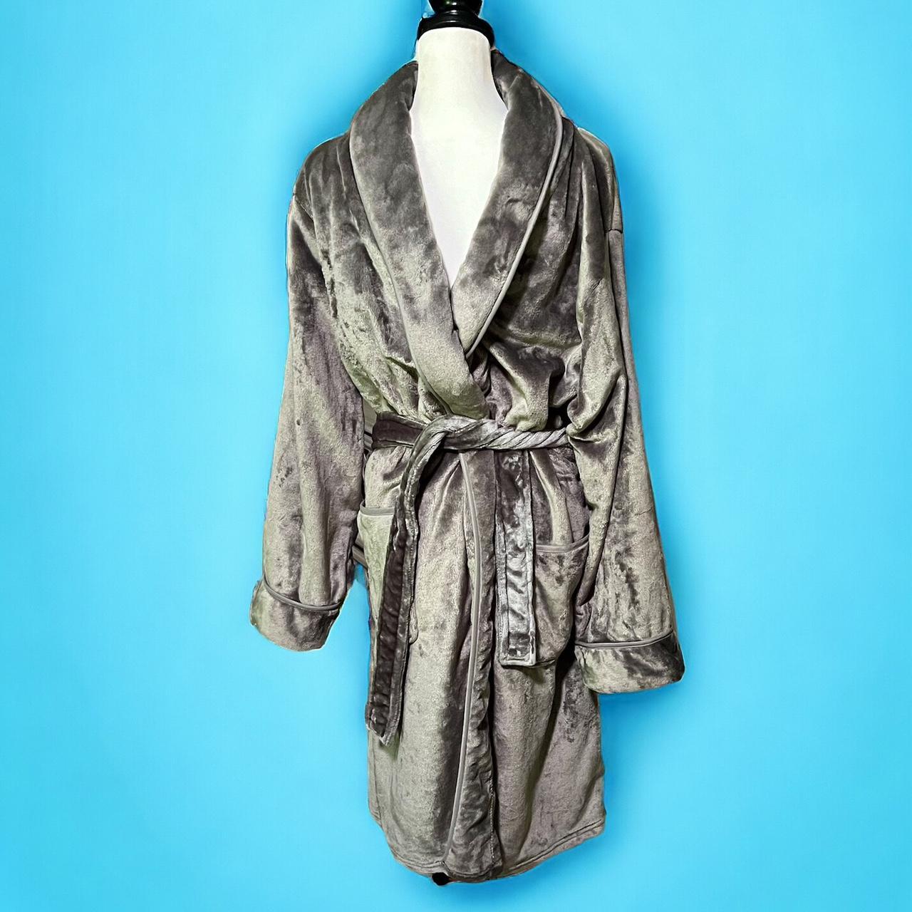 Brookstone Nap Unisex Ultra Plush Chunky Bath Robe... Depop