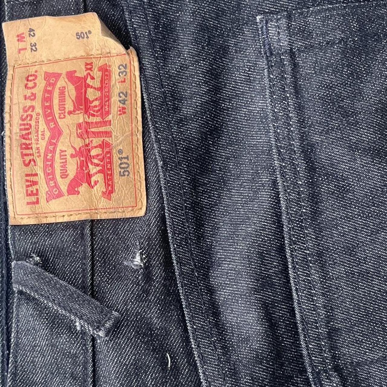 VINTAGE BLACK DENIM LEVI JEANS W42 L32 Send me a... - Depop