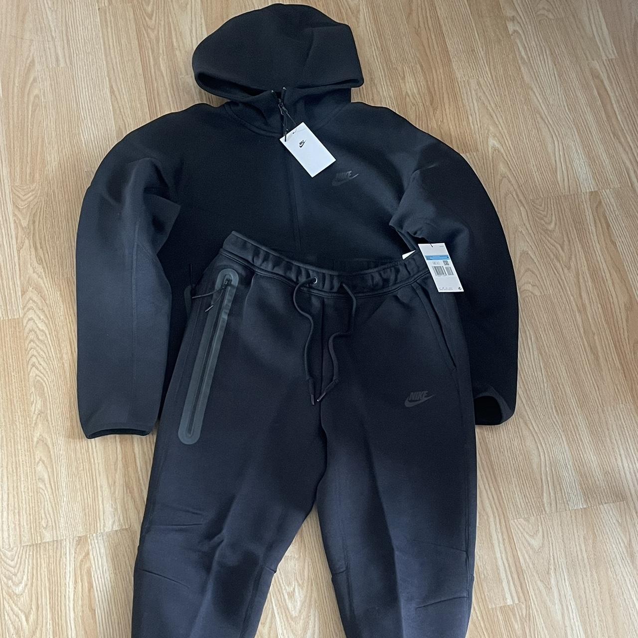 Nike tech fleece top and bottom on sale