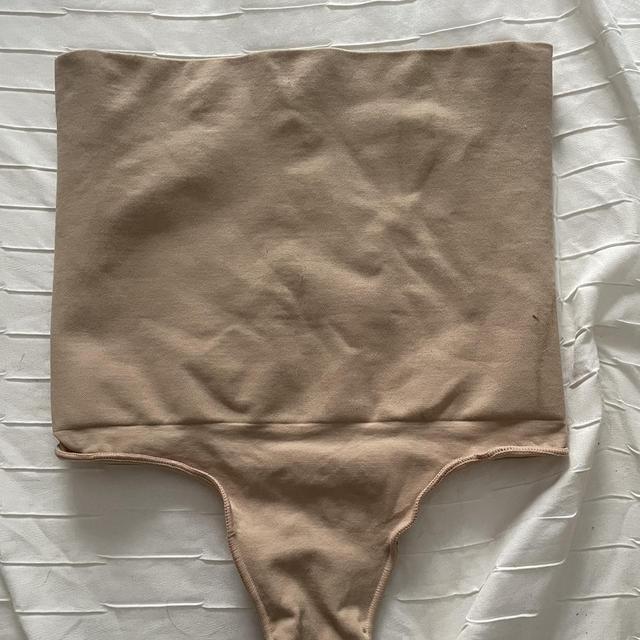 Skims high compression thong. Never worn - Depop