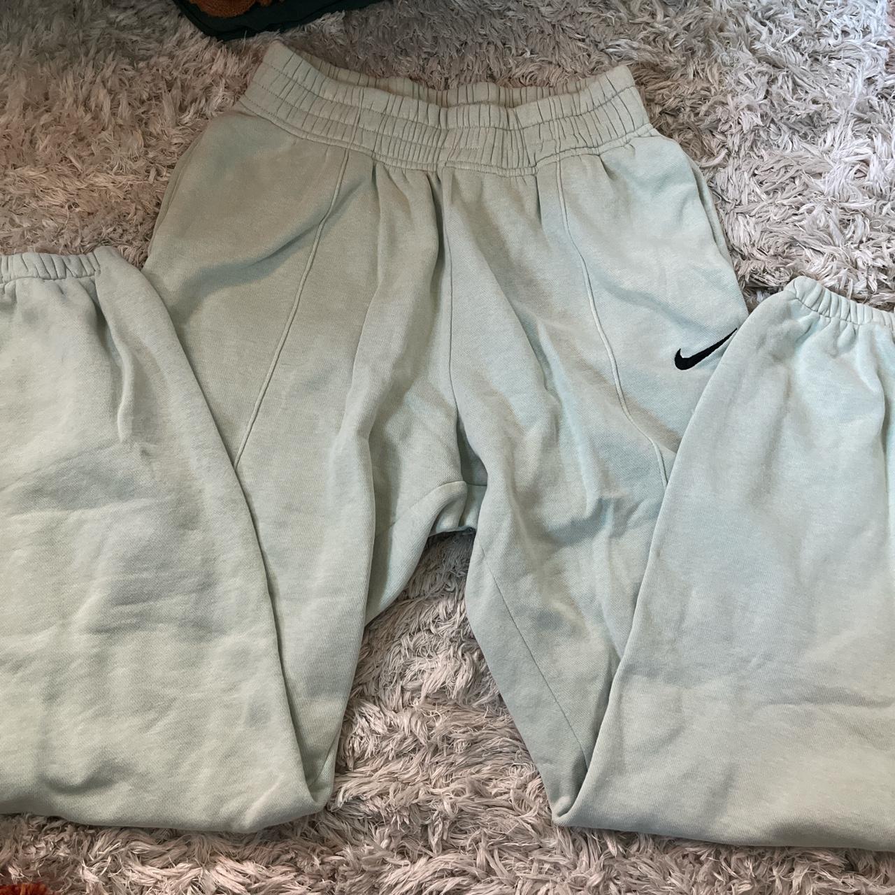 mens green nike sweatpants