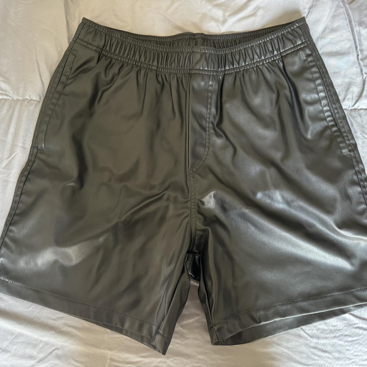 H M Relaxed Fit Leather Shorts Size Small I m