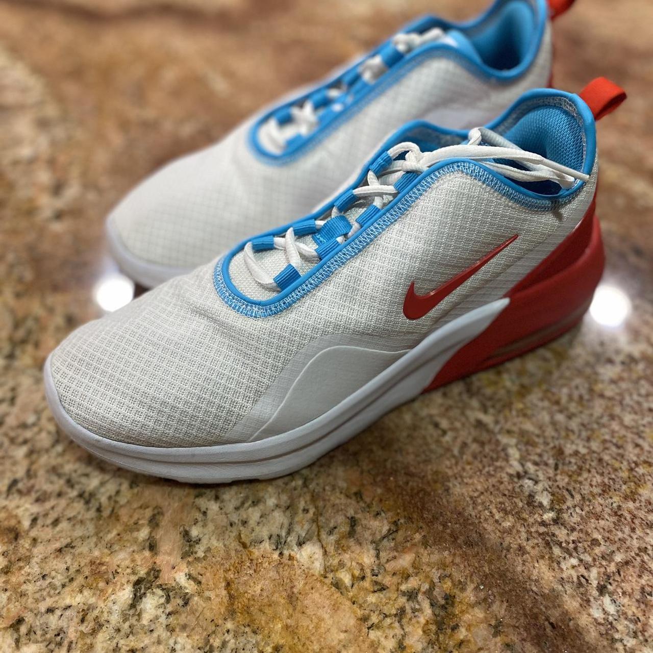 nike women air max motion 2