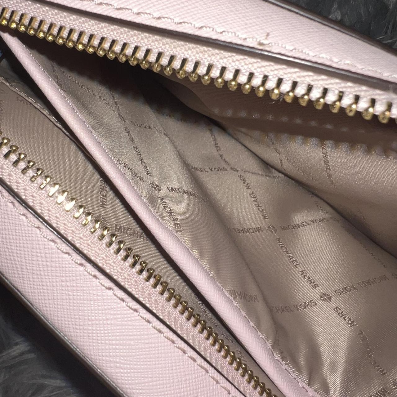 Michael Kors Women's Pink Wallet-purses (3)