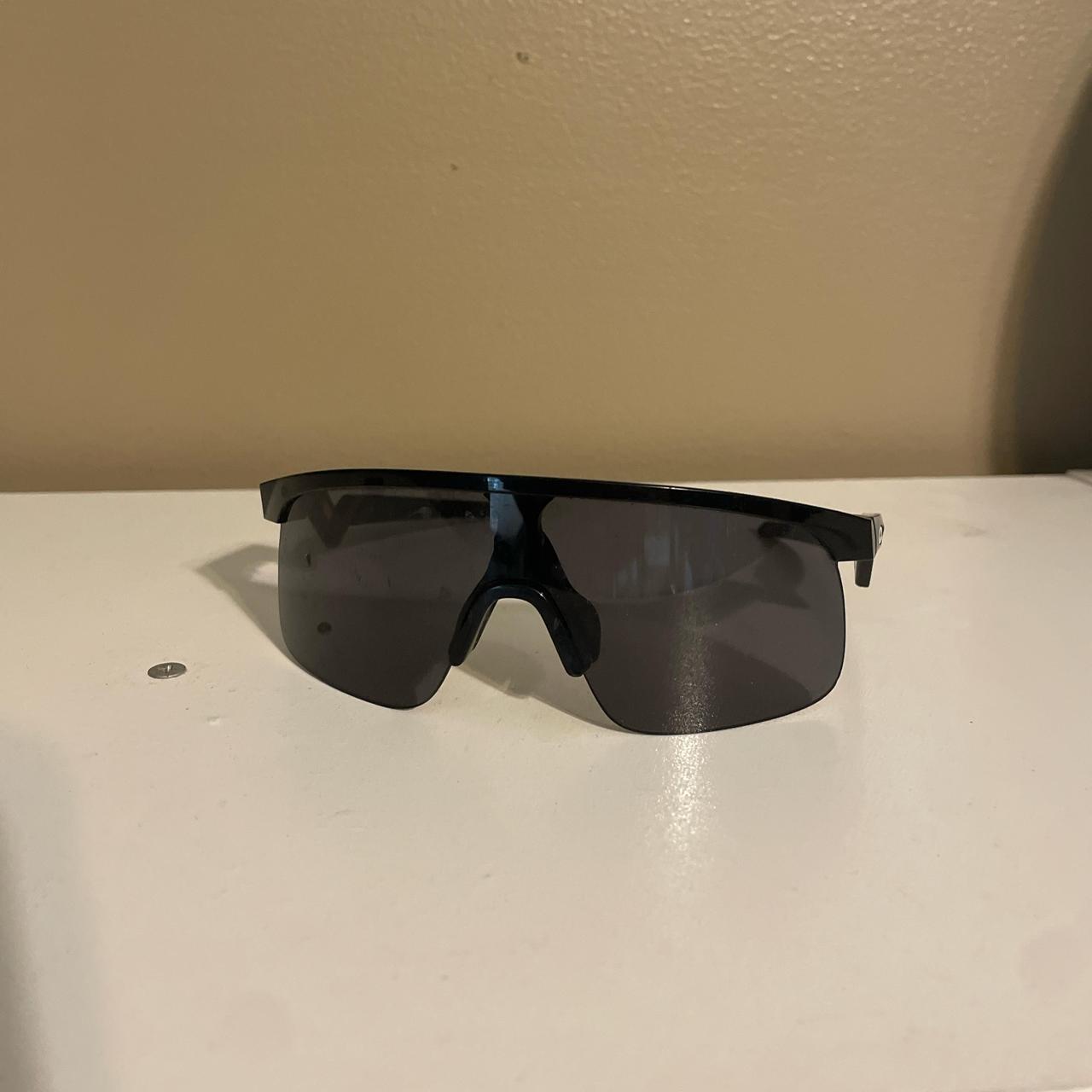 Oakley Men's Sunglasses - Black/Grey – Black Oakley Sunglasses - Worn for ONE …