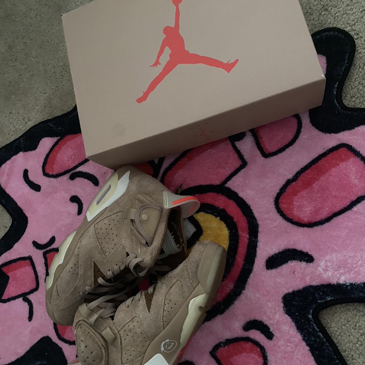 white levi jordans
