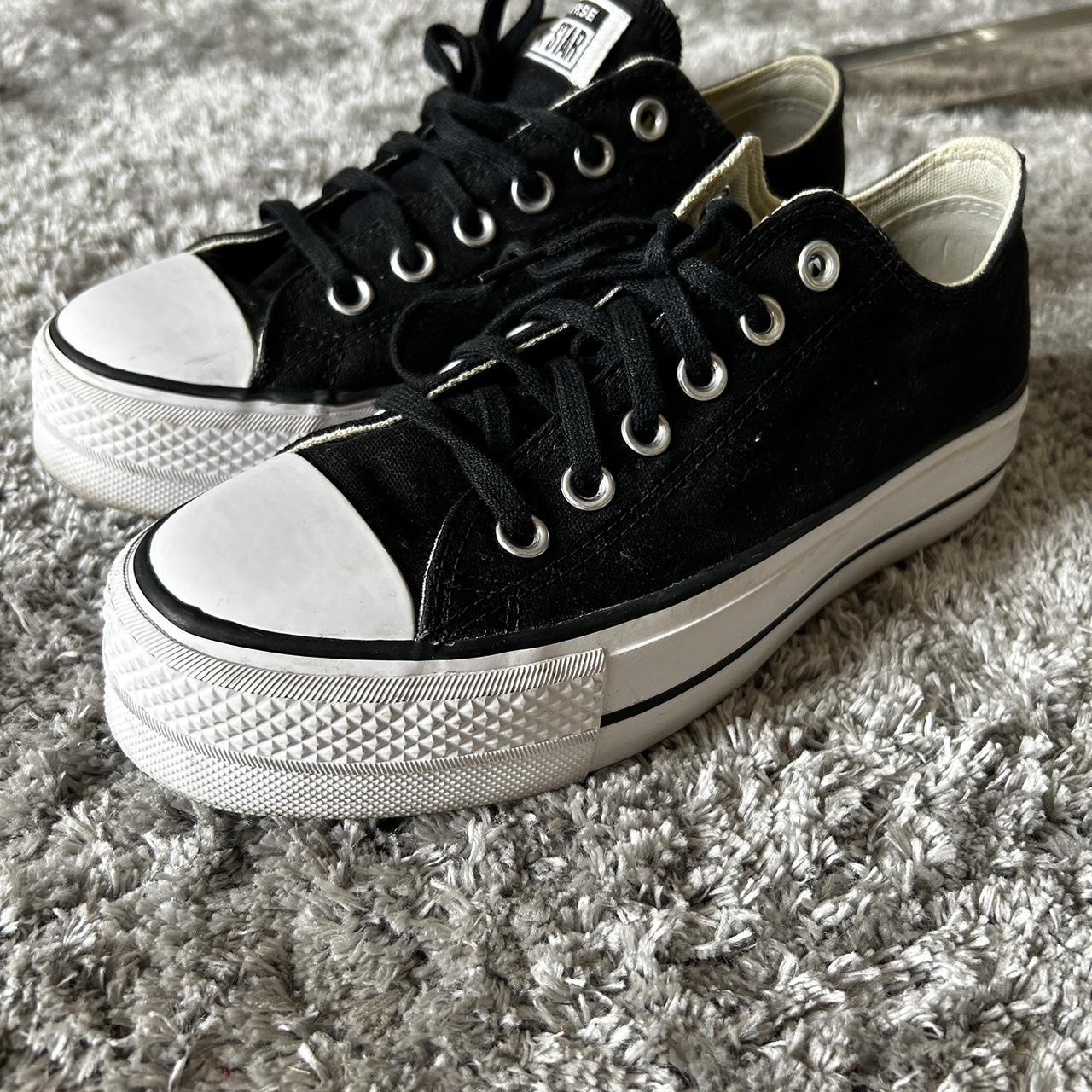 Platform converses - near new condition. Barely... - Depop