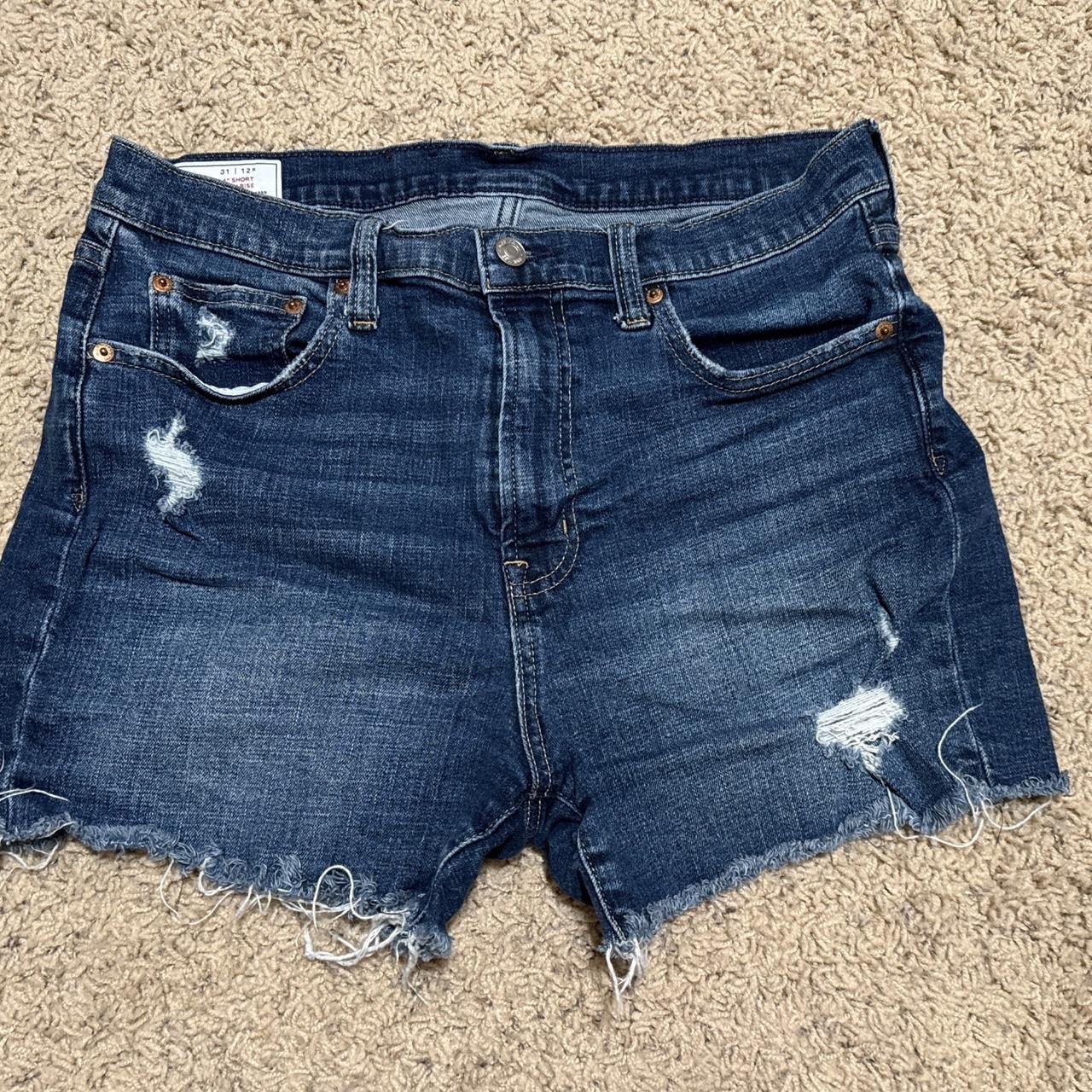 item listed by leilahlucas