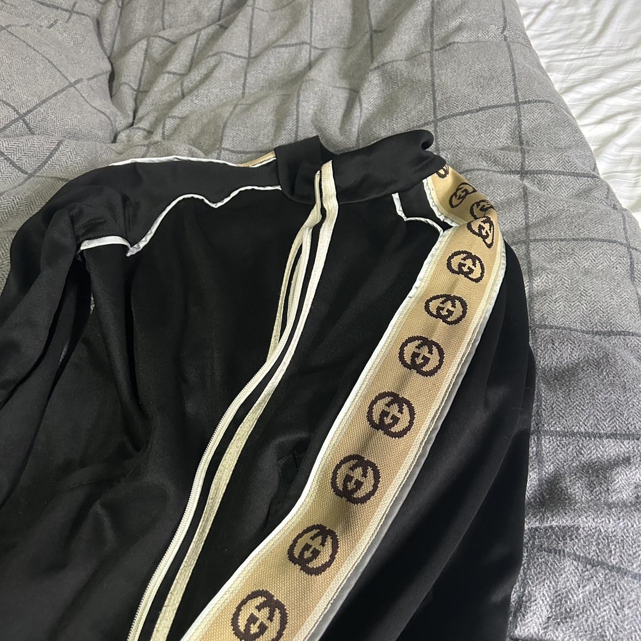 Gucci track jacket Size Xs but fits a lot bigger