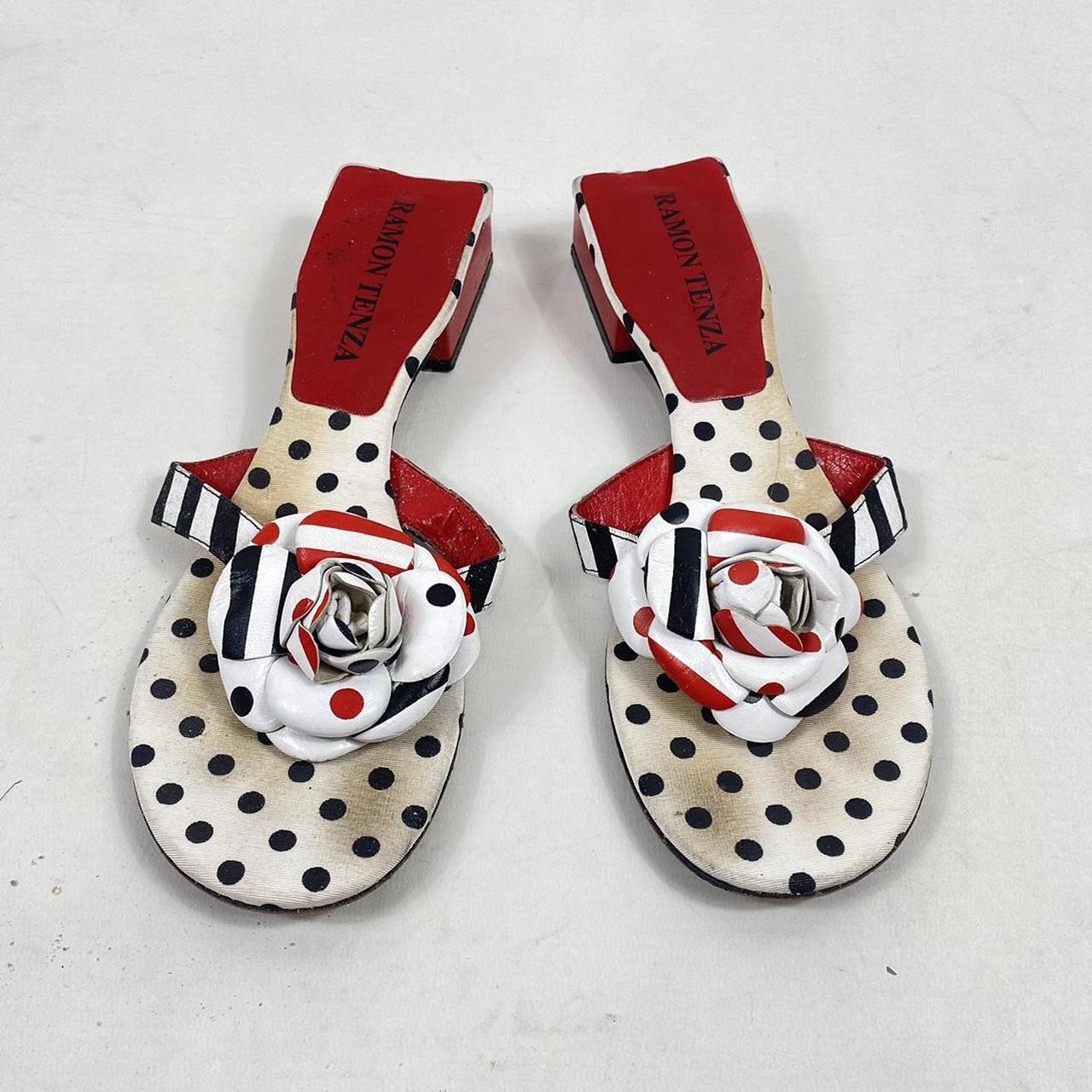 item listed by maggieandclo