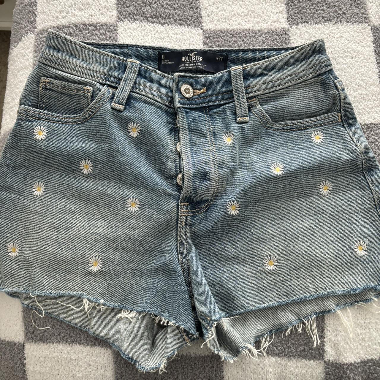 Hollister daisy embroidered jean Size Depop