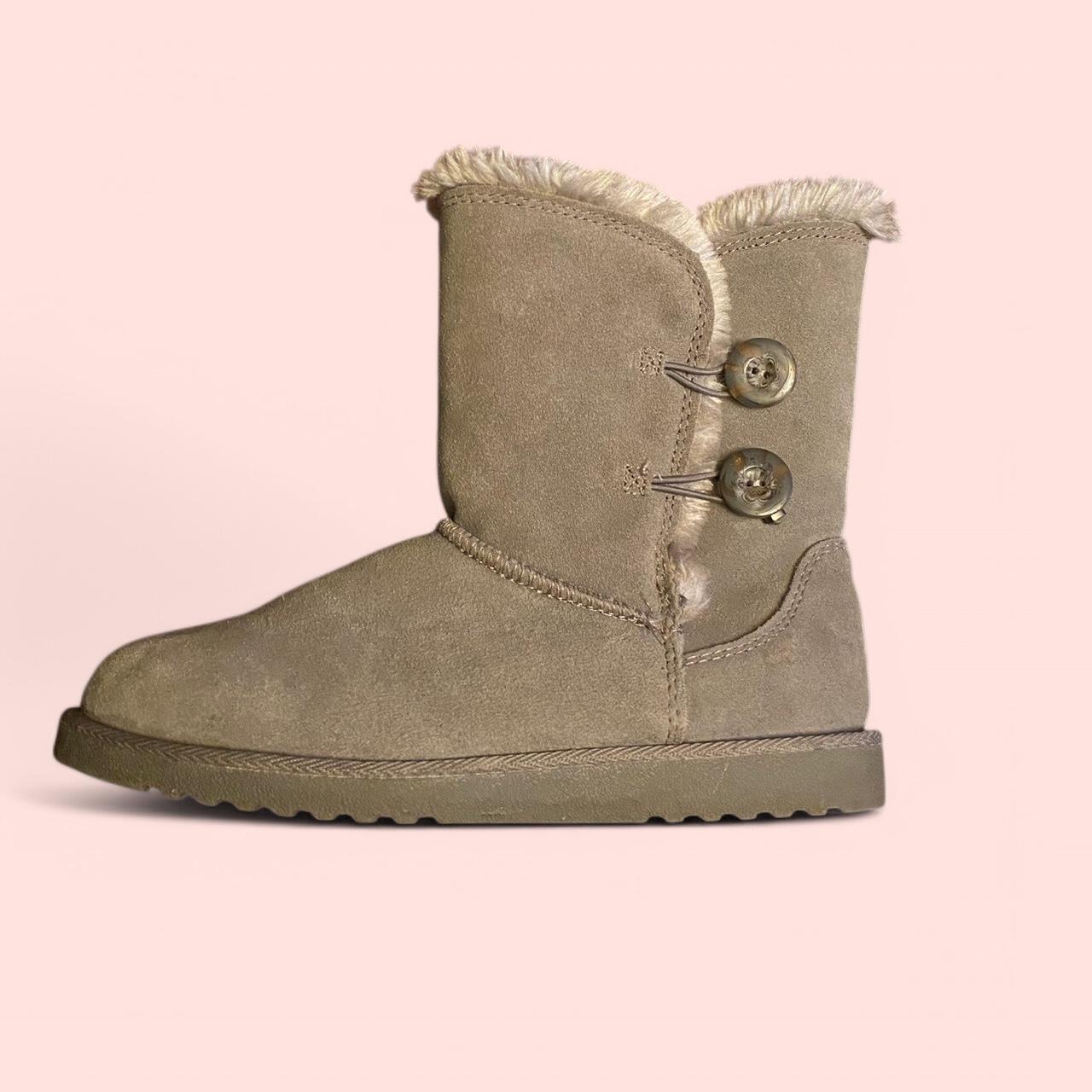 item listed by monicacmpos222