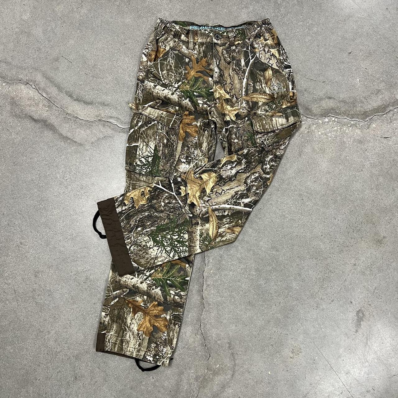 Youth Real Tree Camo Cargo Pants Size small (4-6)... - Depop