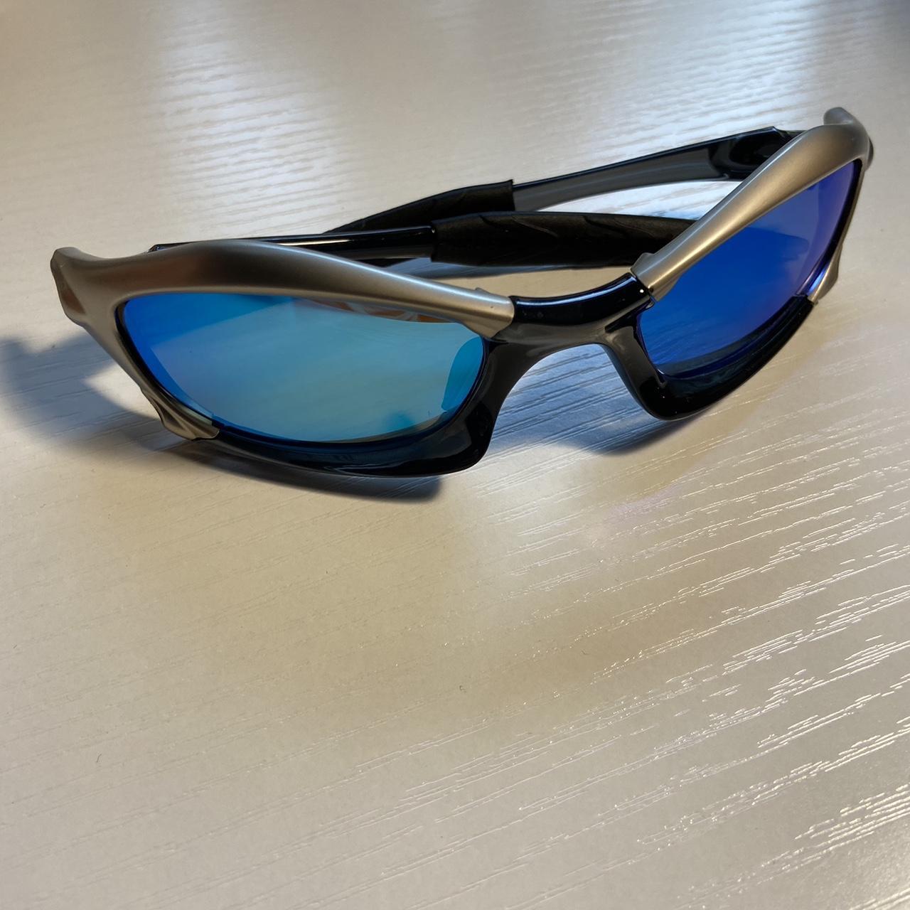 Blue Oakley Splice Glasses 9/10 condition Send offers! - Depop