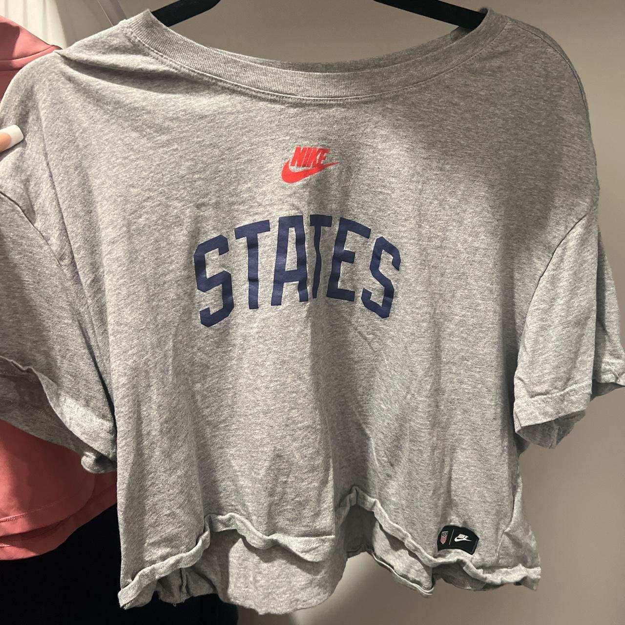 womens grey nike shirt