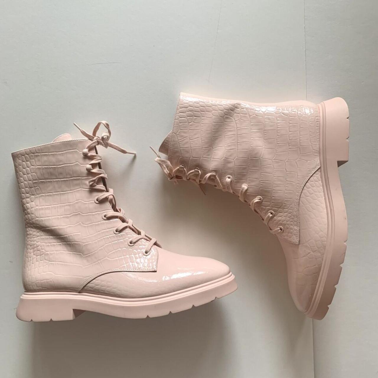 【STUART WEITZMAN】Mckenzee レザー コンバットブーツ Stuart Weitzman Black Meckenzee Lace Up Boots ○ Labellov