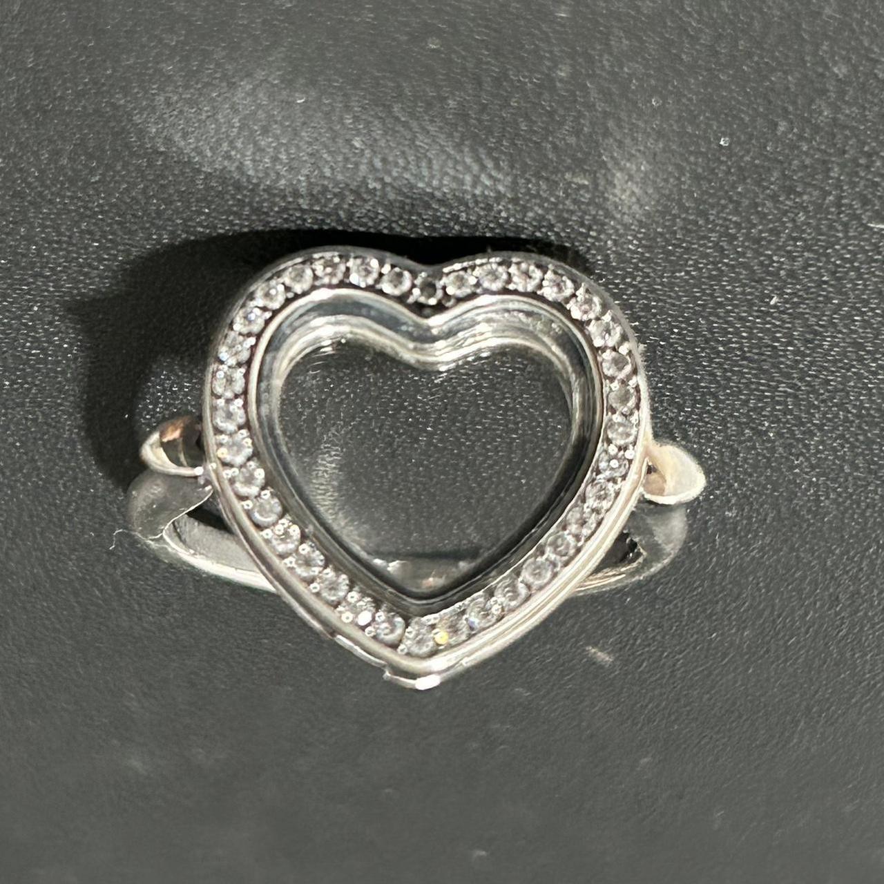 pandora floating locket Size