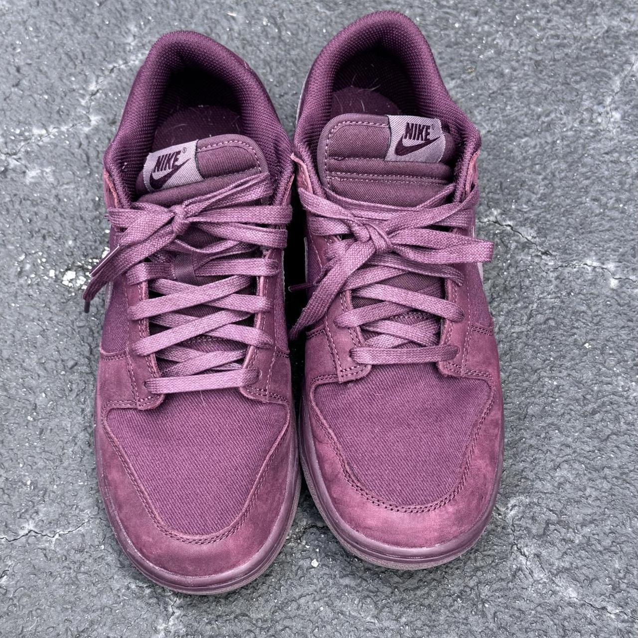 mens nike burgundy trainers