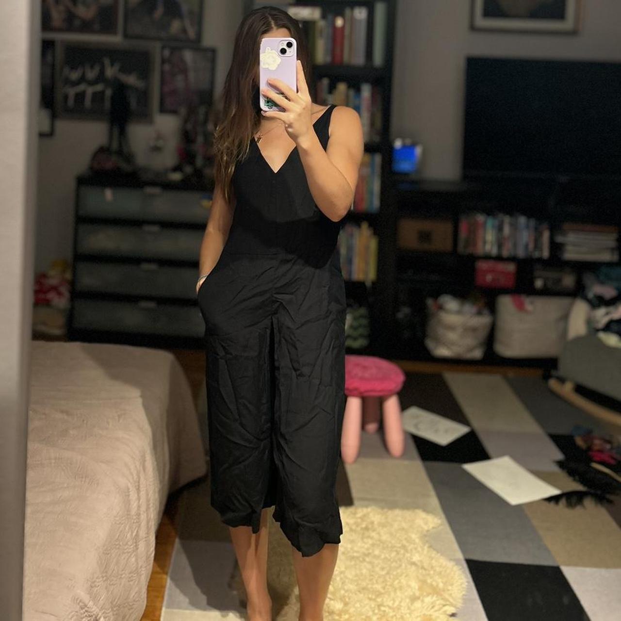 Black Gap jumpsuit with adjustable waist Size