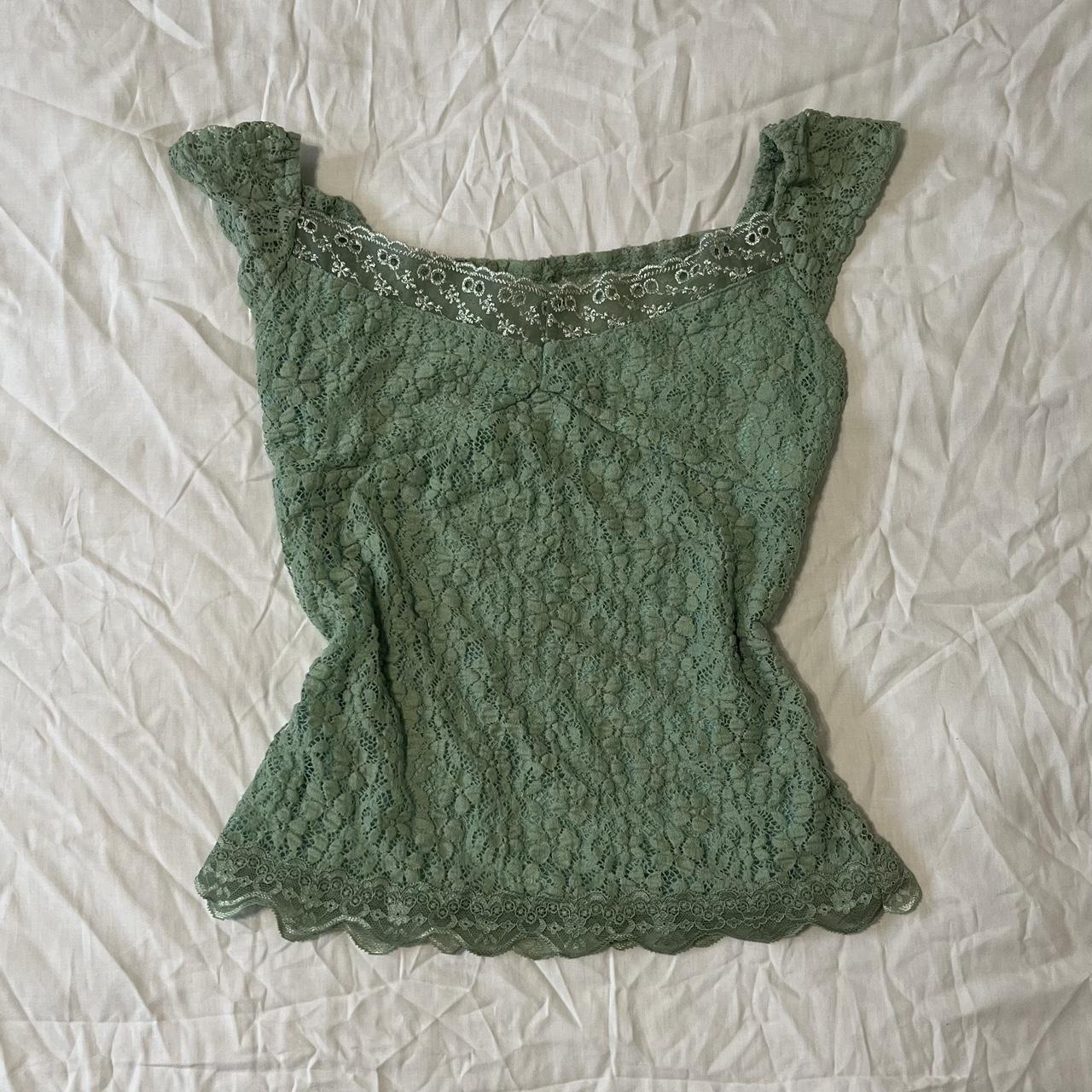 ♡︎ green lace top ⁃ size: small ⁃ brand : no... - Depop