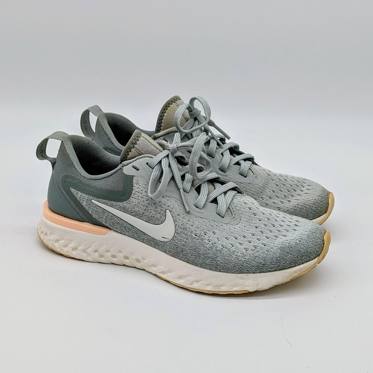 Nike odyssey react light on sale silver