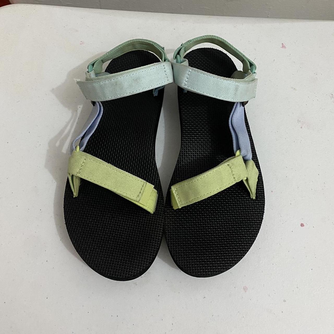 Women’s platform teva sandals size 9. condition is... - Depop