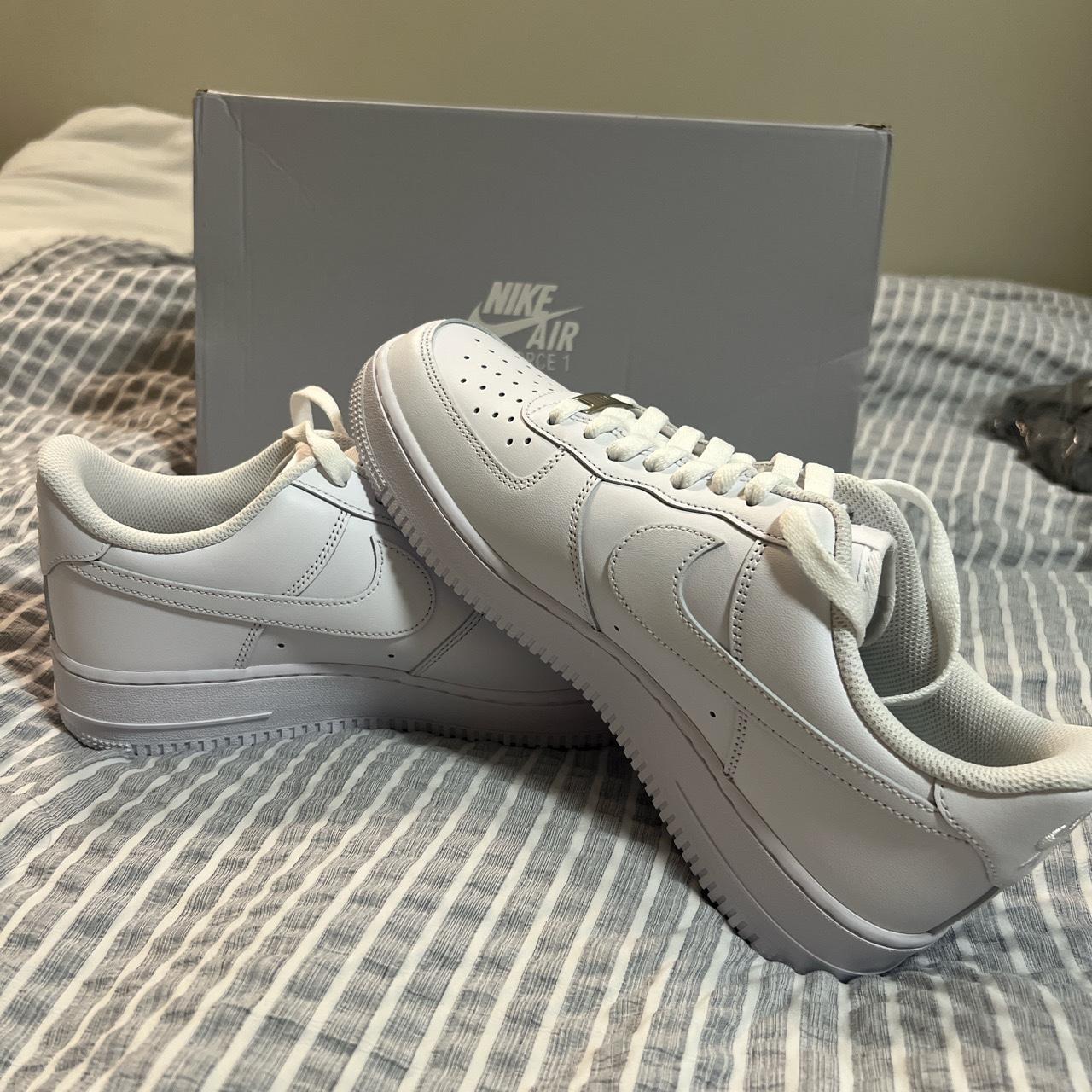 size 7 white air force 1