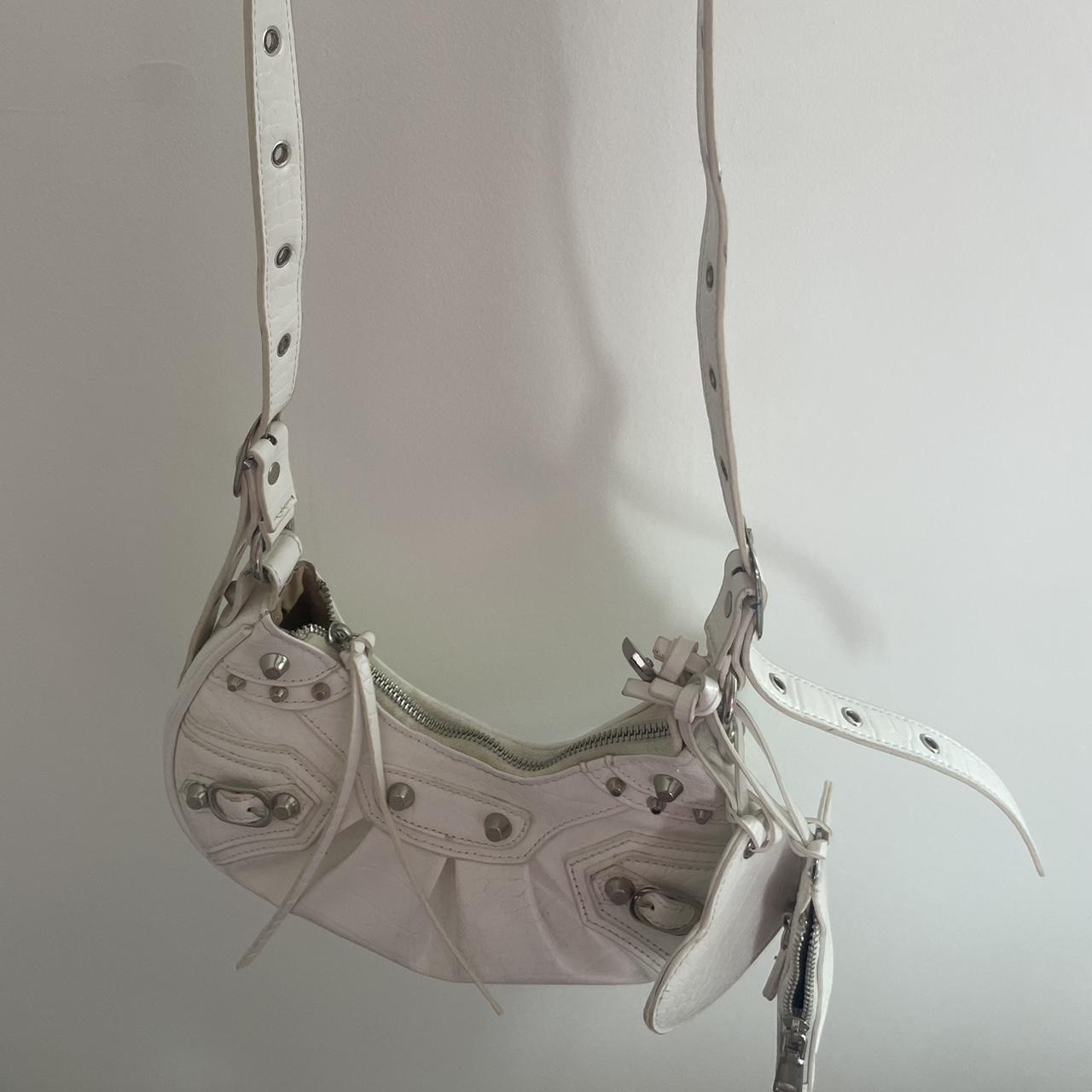 Ego cross body bag, good condition Depop