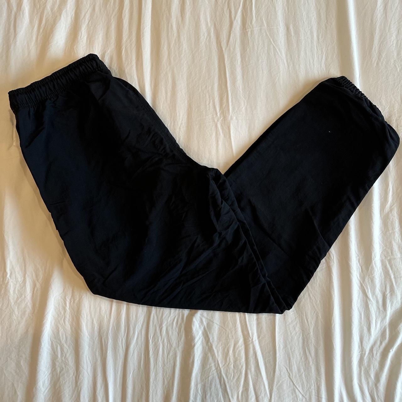 Aritzia Women's Black Trousers (2)