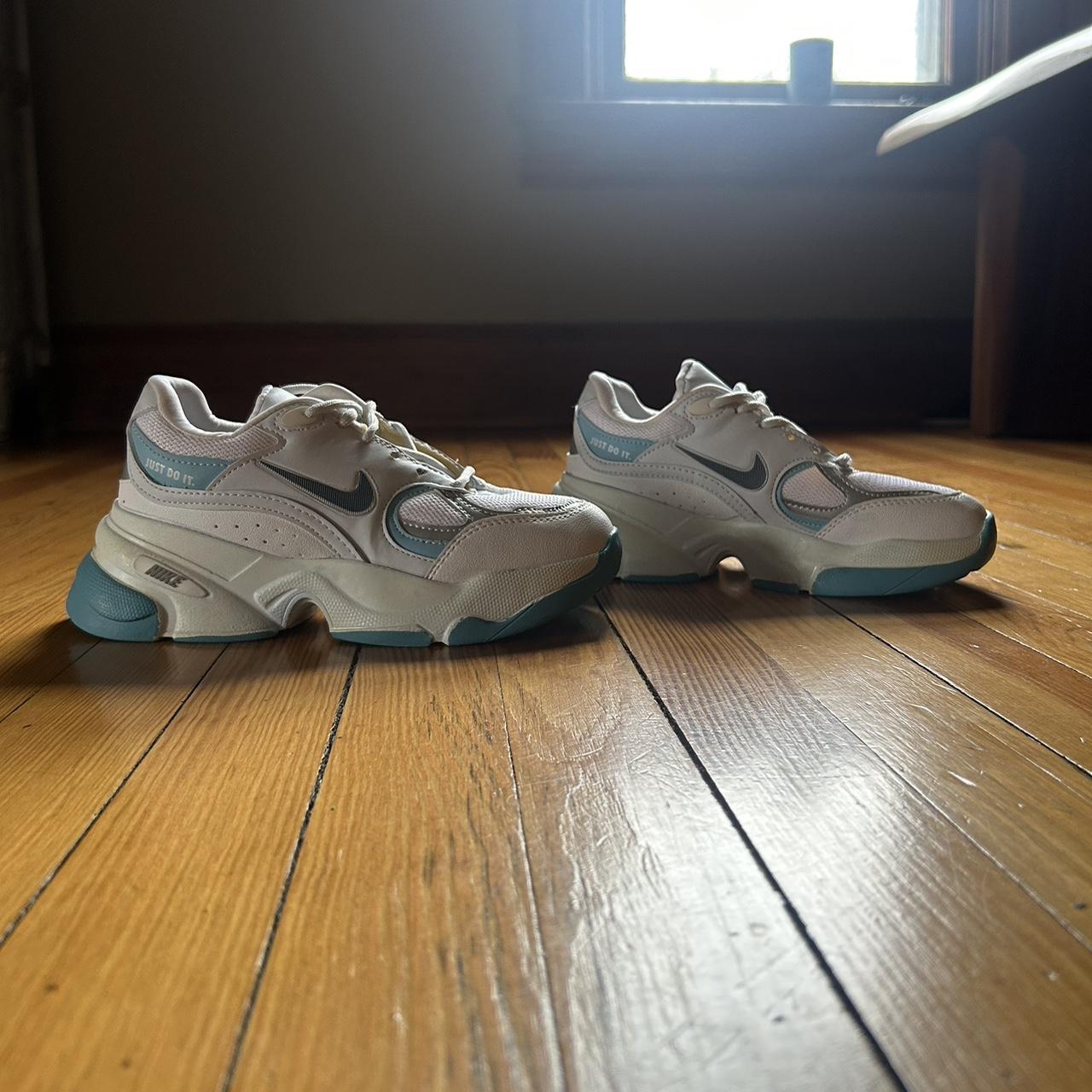 womens chunky nike trainers