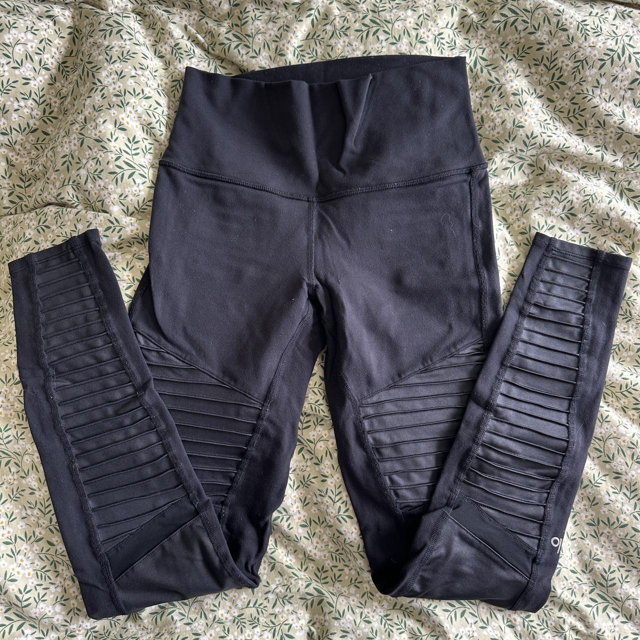 item listed by _breescloset_