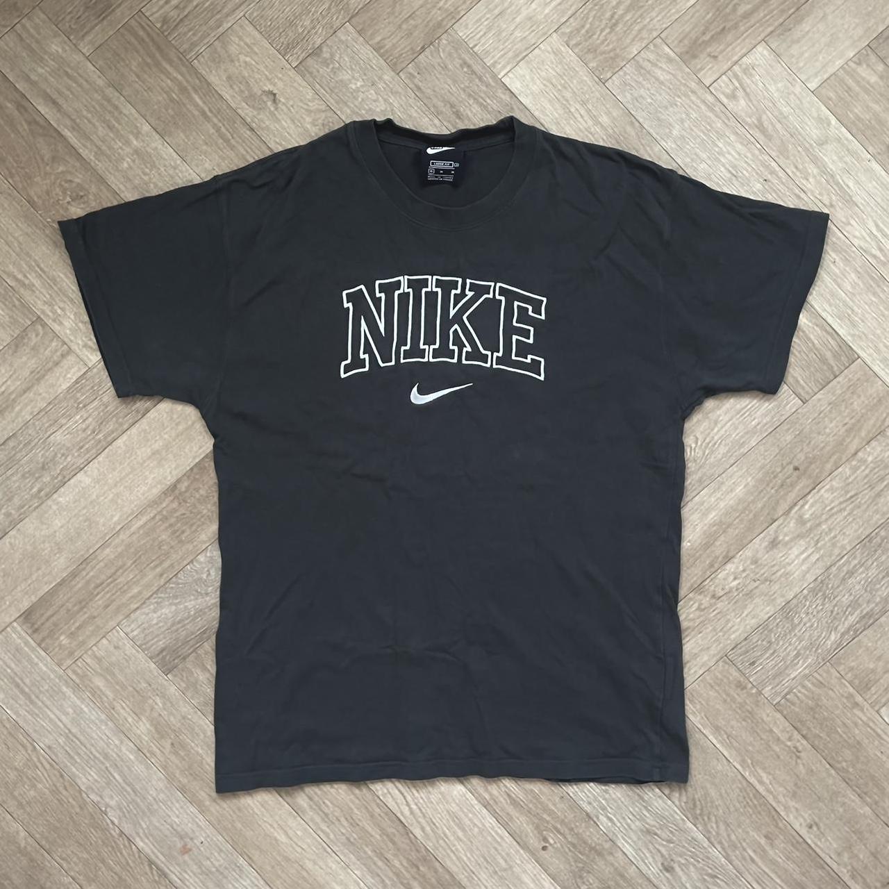 00s OLD NIKE TEE【オールドナイキTシャツ】 Ciemnoszary T-shirt Nike vintage crewneck 00s baggy | Depop