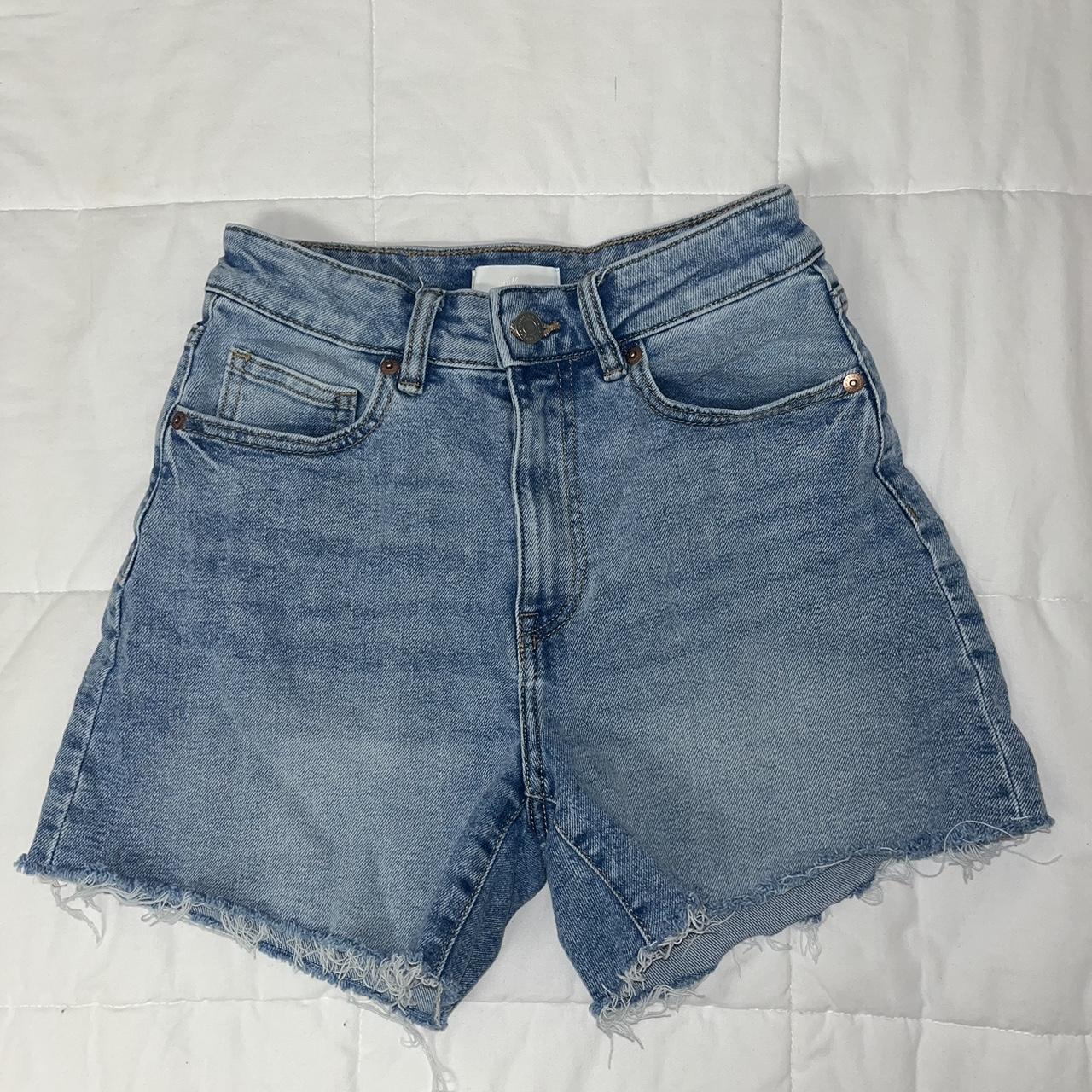 super short frayed jean shorts! hella comfy, pretty - Depop