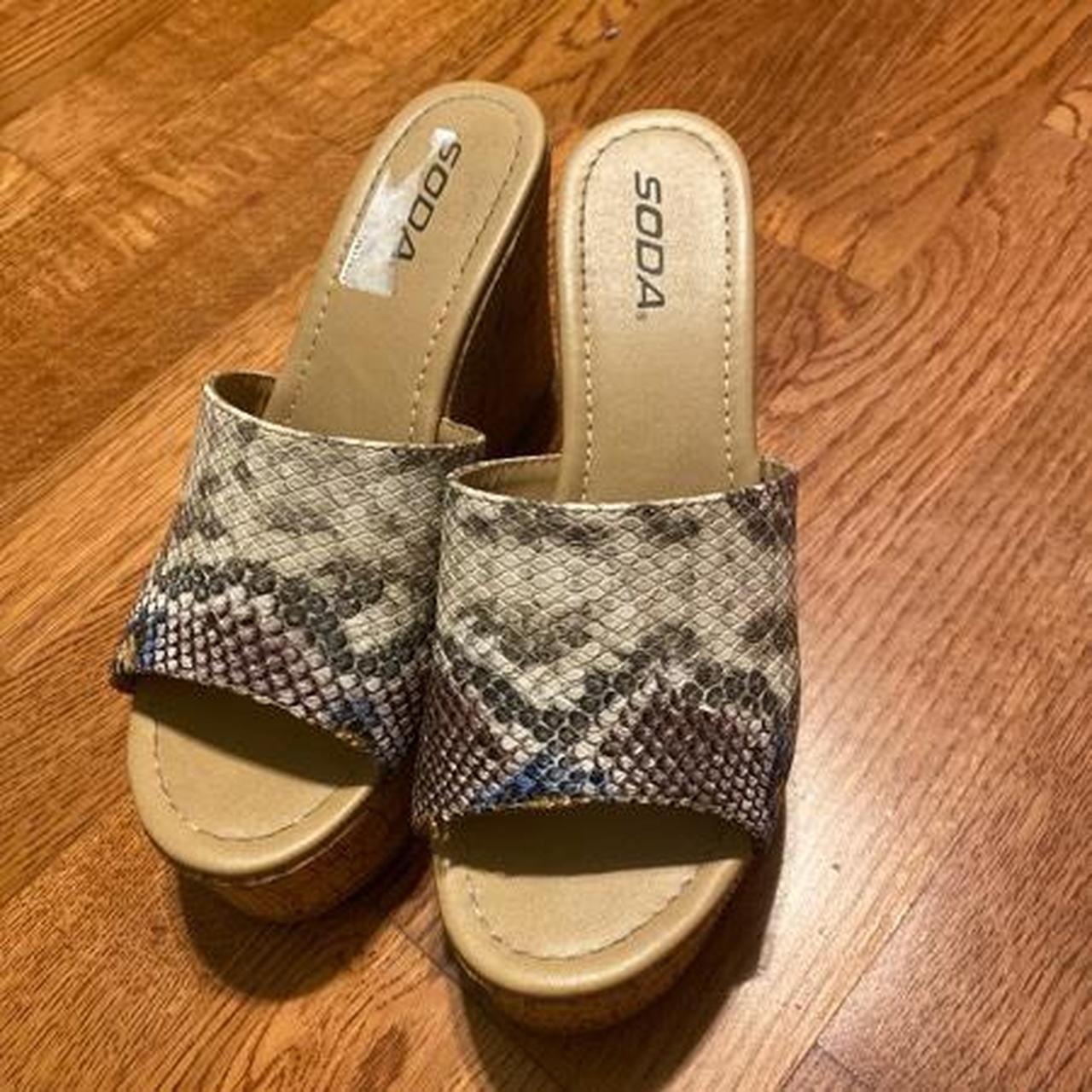 Soda best sale shoes snakeskin