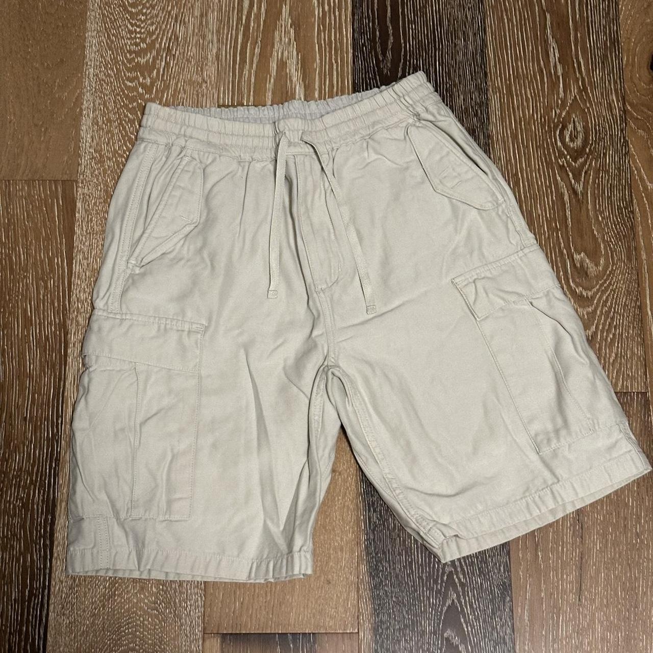 Carhartt WIP Camper Short Beige size medium. Depop